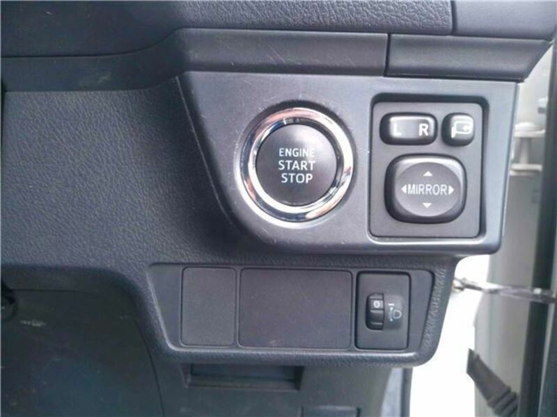 COROLLA AXIO