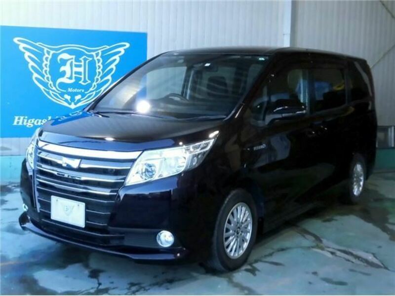 TOYOTA NOAH