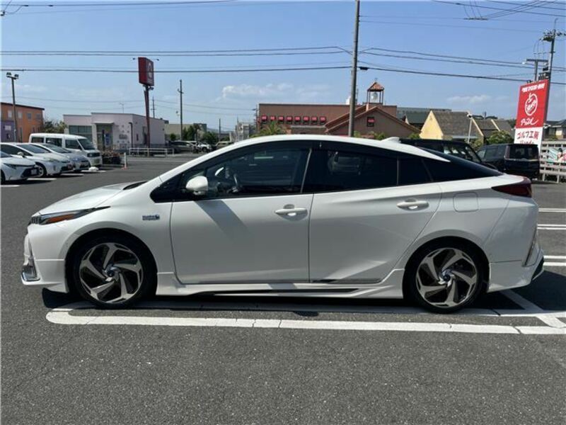 PRIUS PHV