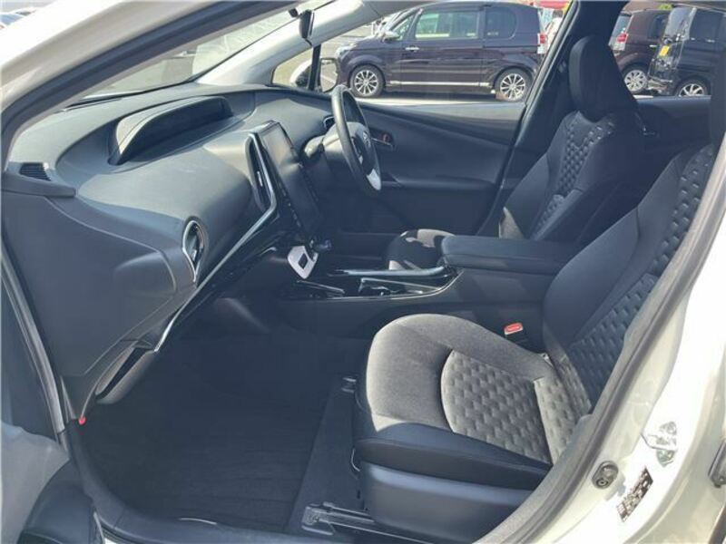 PRIUS PHV
