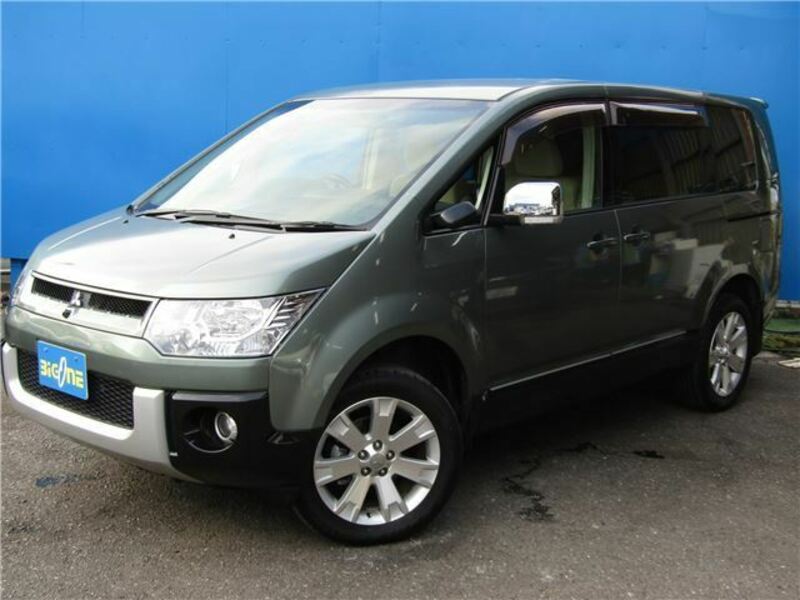 MITSUBISHI DELICA D5