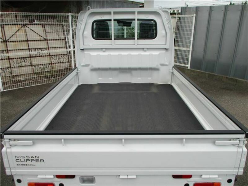 CLIPPER TRUCK