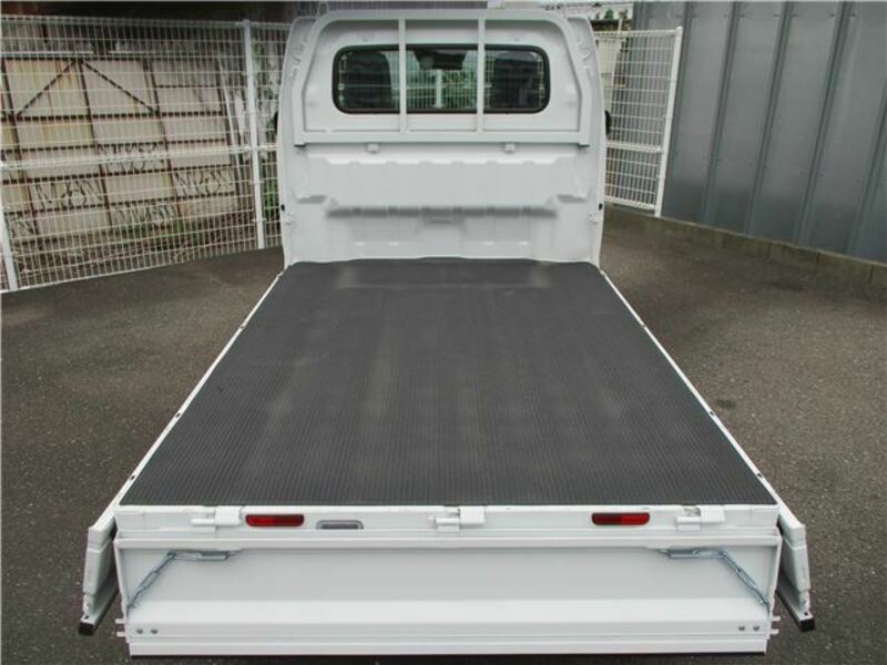 CLIPPER TRUCK