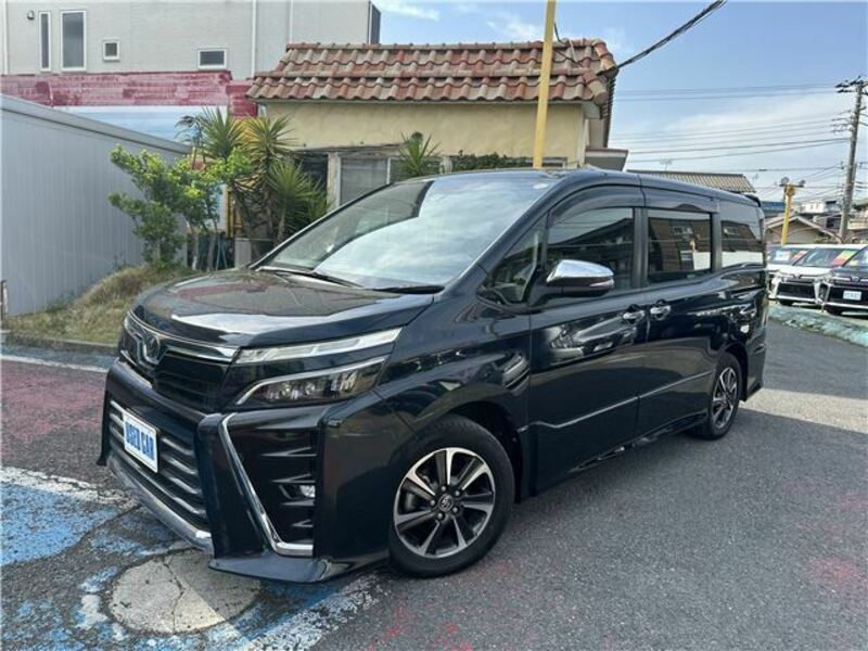 TOYOTA VOXY