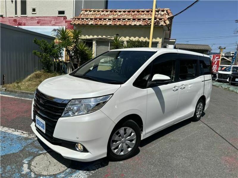 TOYOTA NOAH