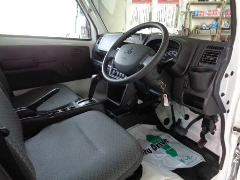 MINICAB TRUCK