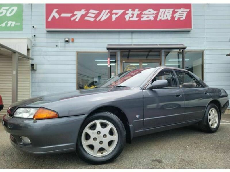 NISSAN SKYLINE