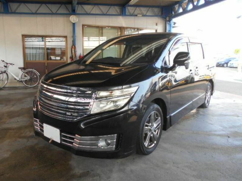 NISSAN ELGRAND