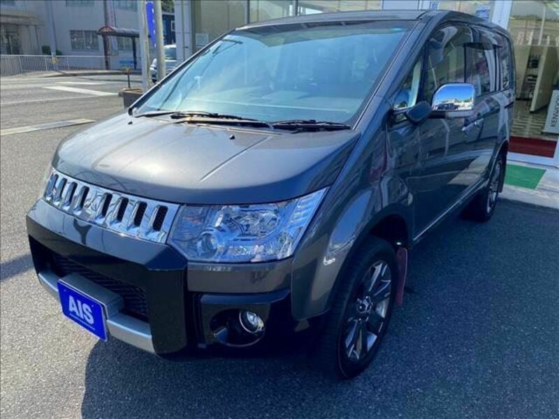 MITSUBISHI DELICA D5