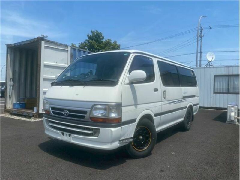 TOYOTA HIACE