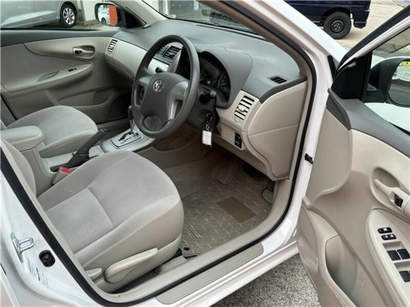 COROLLA AXIO
