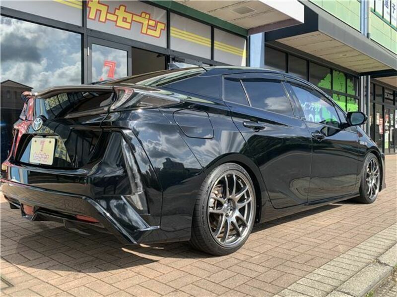 PRIUS PHV