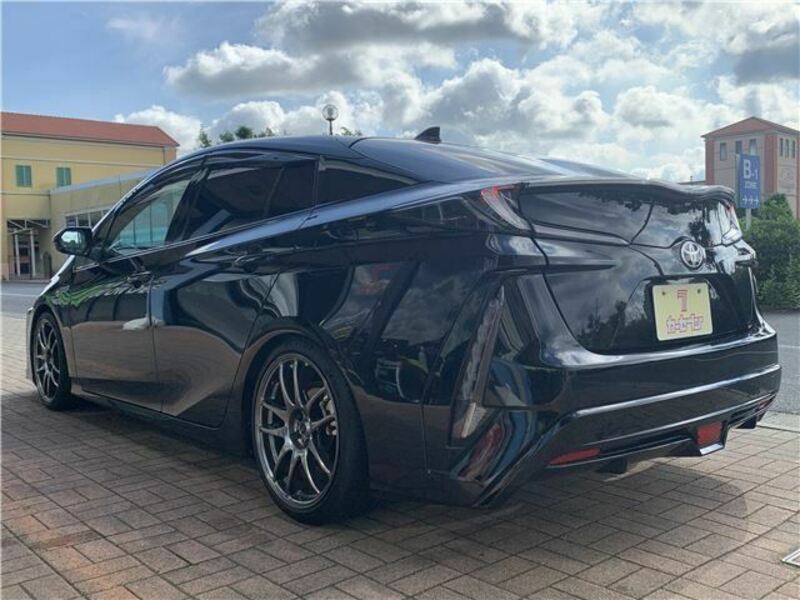 PRIUS PHV