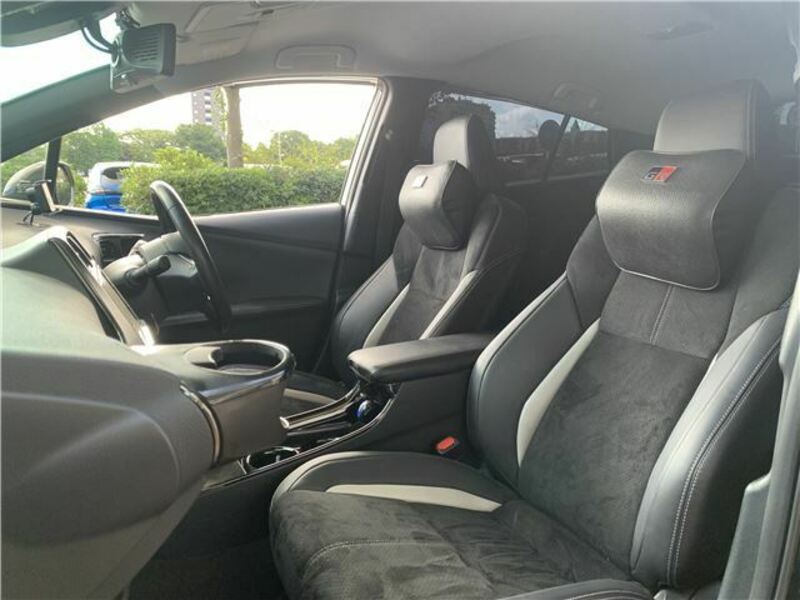 PRIUS PHV