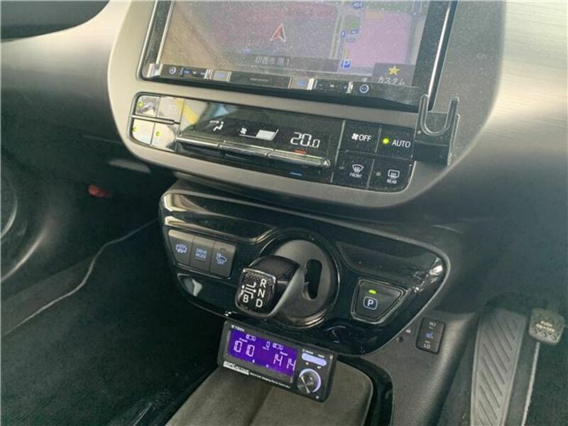 PRIUS PHV