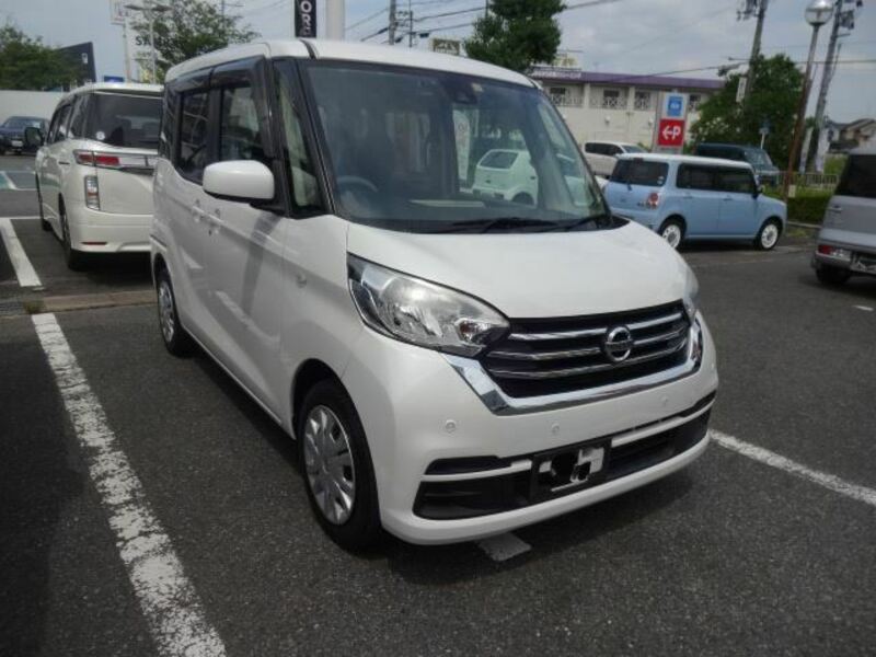 NISSAN DAYZ ROOX