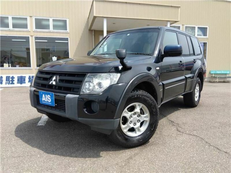MITSUBISHI PAJERO