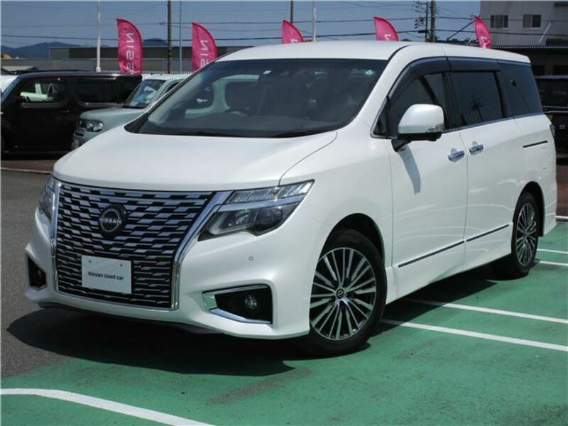 NISSAN ELGRAND