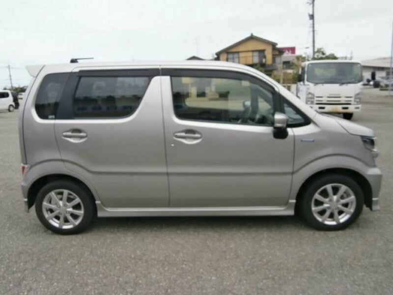 WAGON R