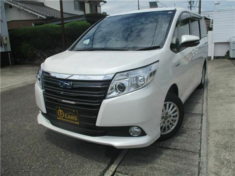 TOYOTA NOAH