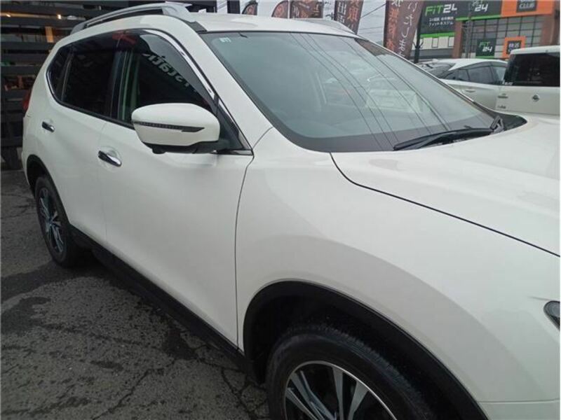 X-TRAIL