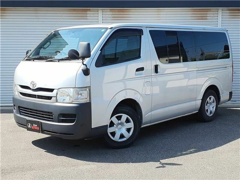 TOYOTA HIACE