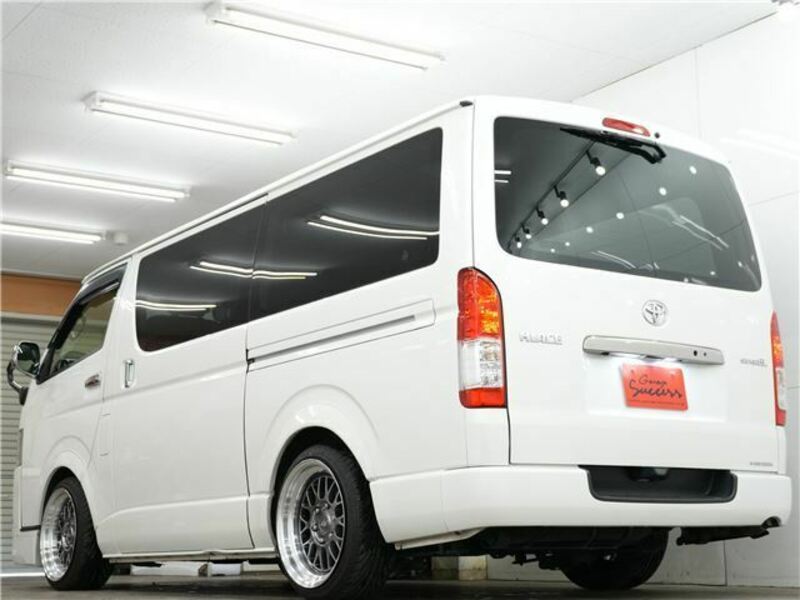 HIACE VAN