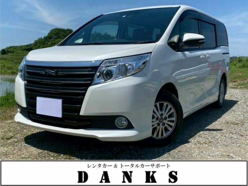 TOYOTA NOAH