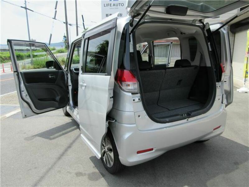 DELICA D2