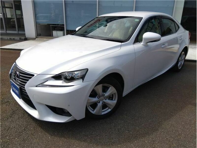 LEXUS IS