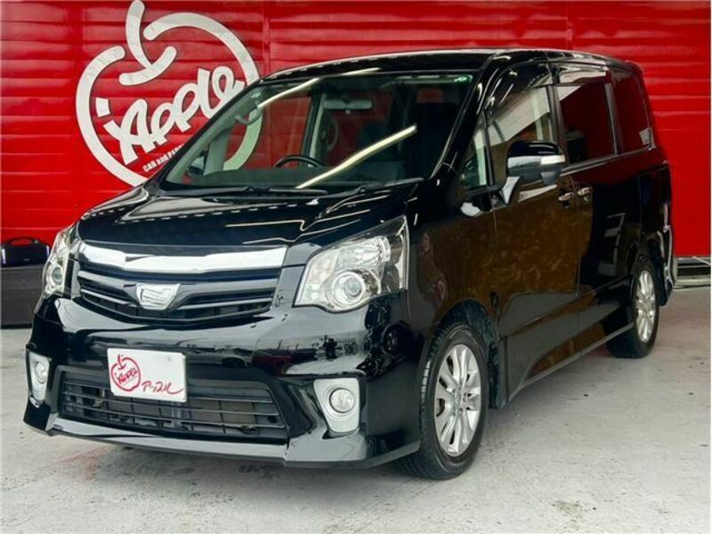 TOYOTA NOAH