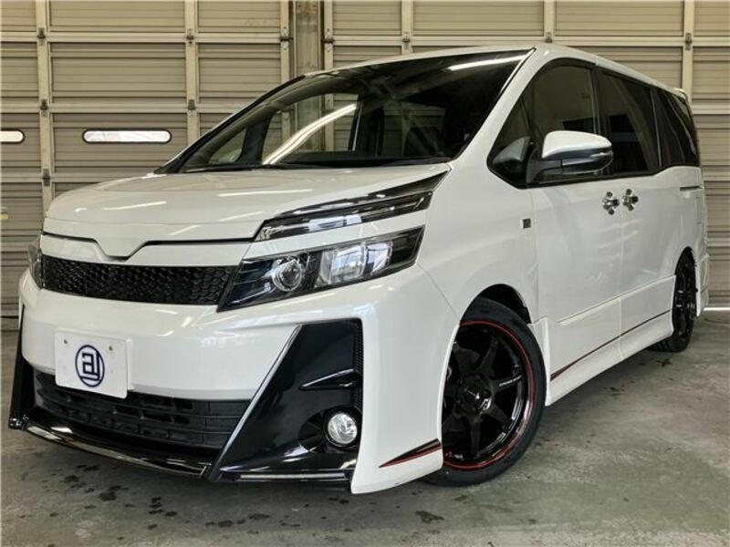 TOYOTA VOXY