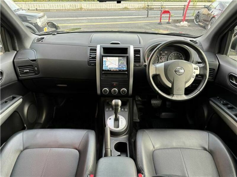 X-TRAIL