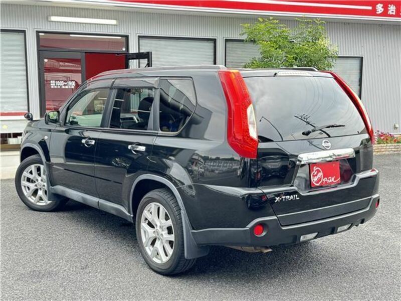 X-TRAIL