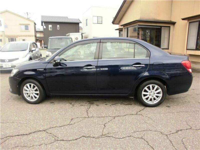 COROLLA AXIO