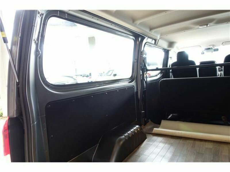 CARAVAN VAN
