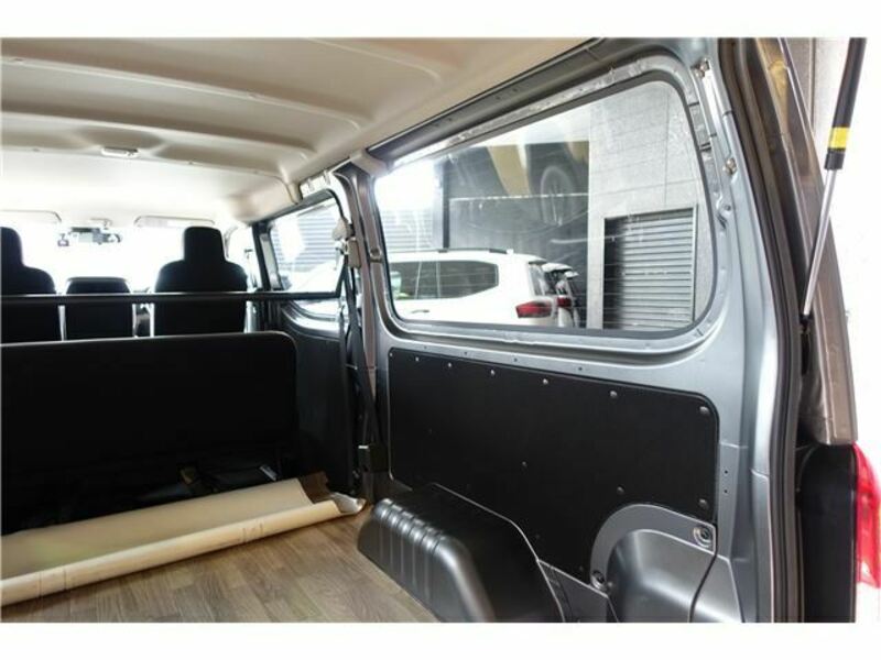 CARAVAN VAN