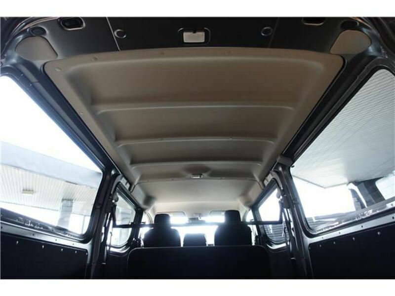 CARAVAN VAN