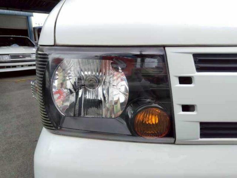 MINICAB TRUCK