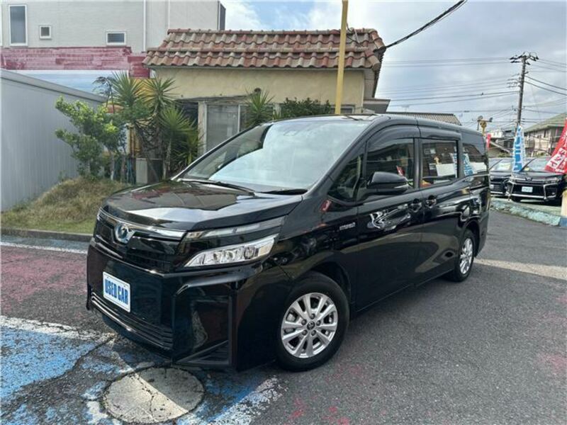 TOYOTA VOXY