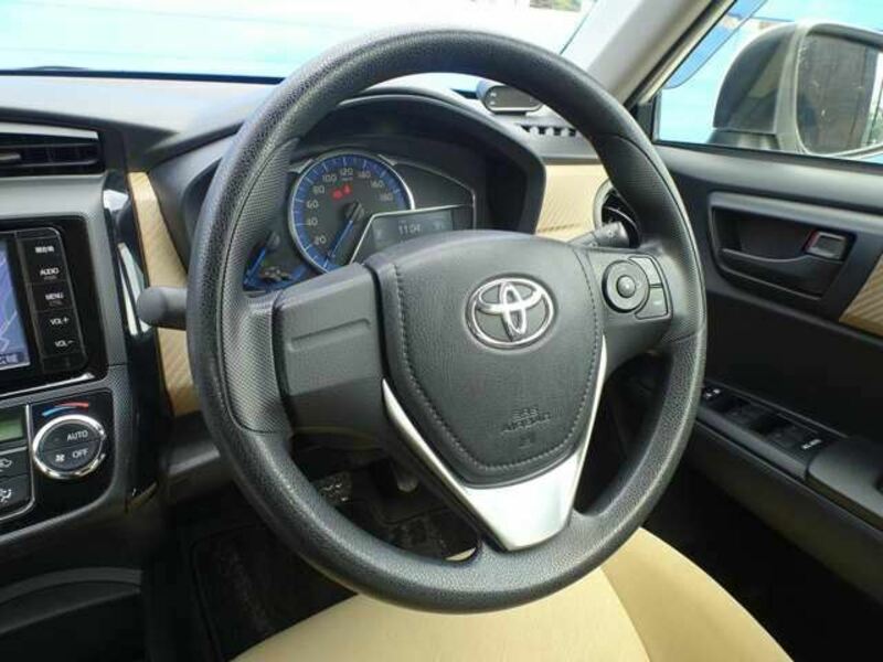 COROLLA AXIO