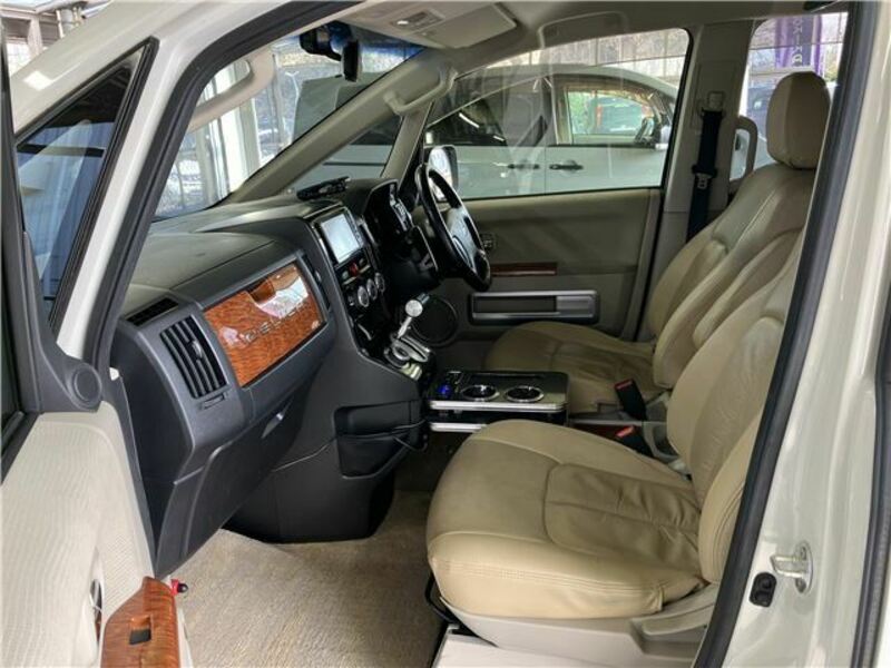 DELICA D5