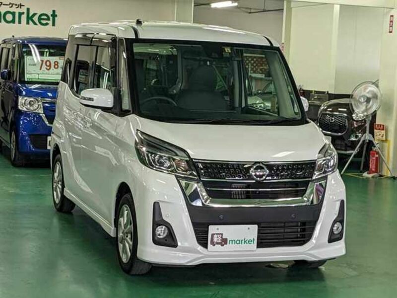 NISSAN DAYZ ROOX