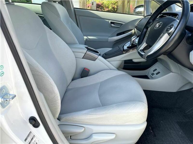 PRIUS PHV