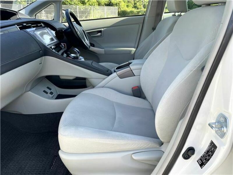 PRIUS PHV