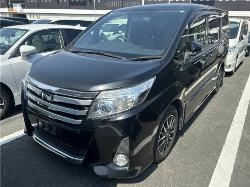 TOYOTA NOAH