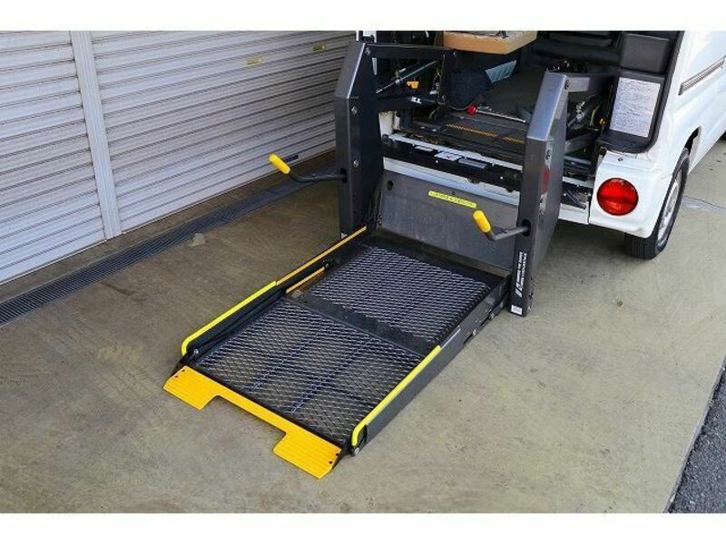 MINICAB VAN