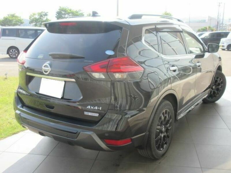 X-TRAIL