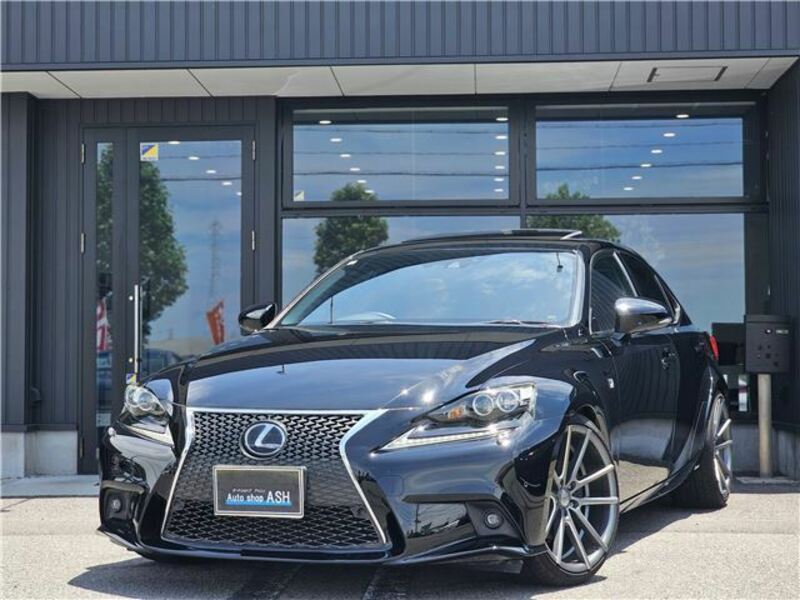LEXUS IS