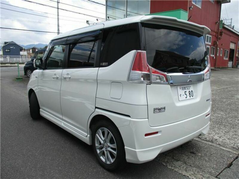 DELICA D2